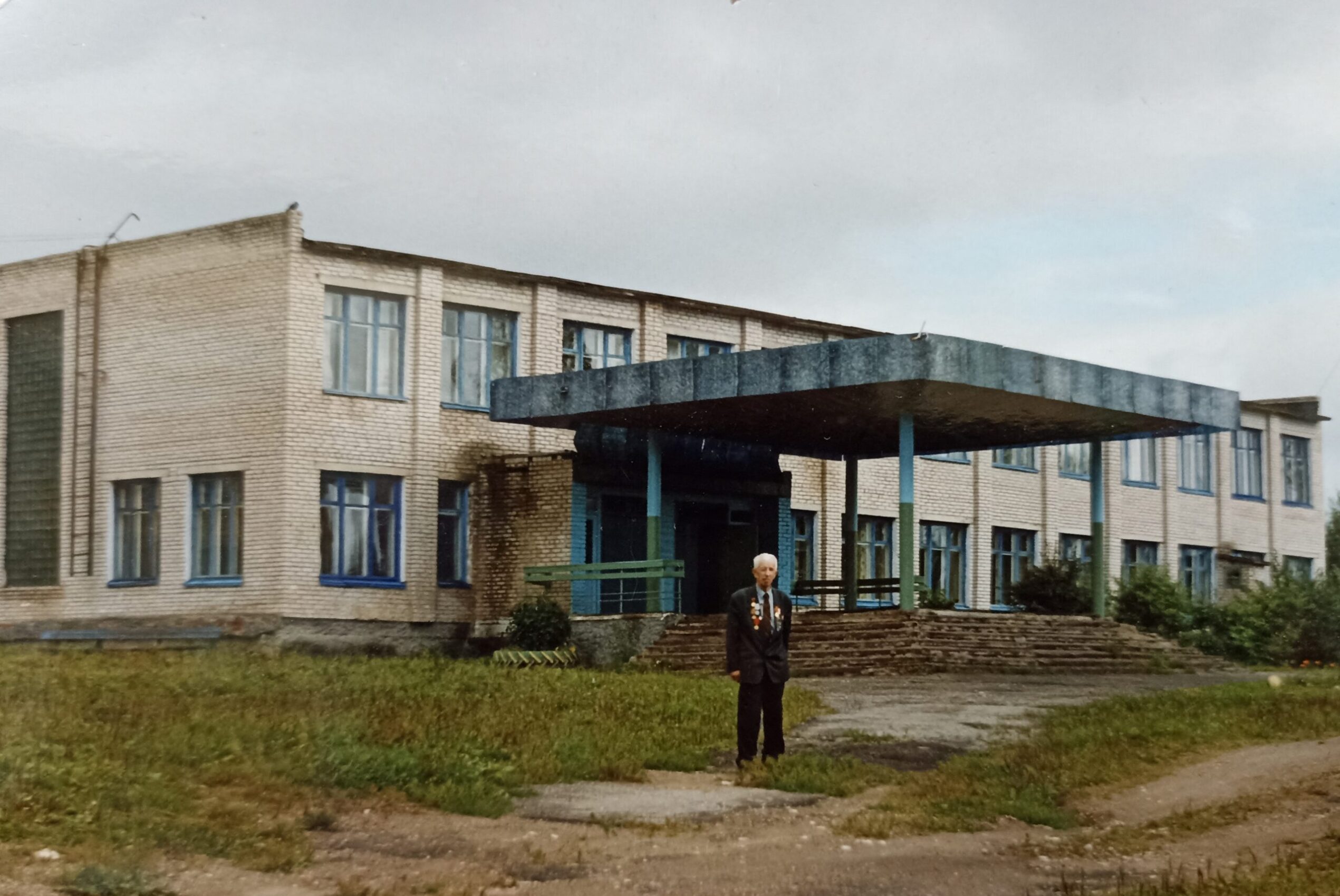 Парадная-школы